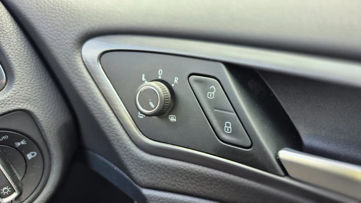 Volkswagen Golf Estate, Petrol, 2019, Black