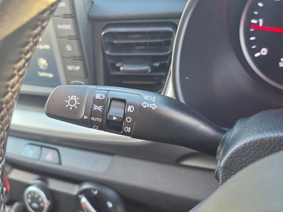 Kia Stonic Estate/Jeep, Diesel, 2018, Brown