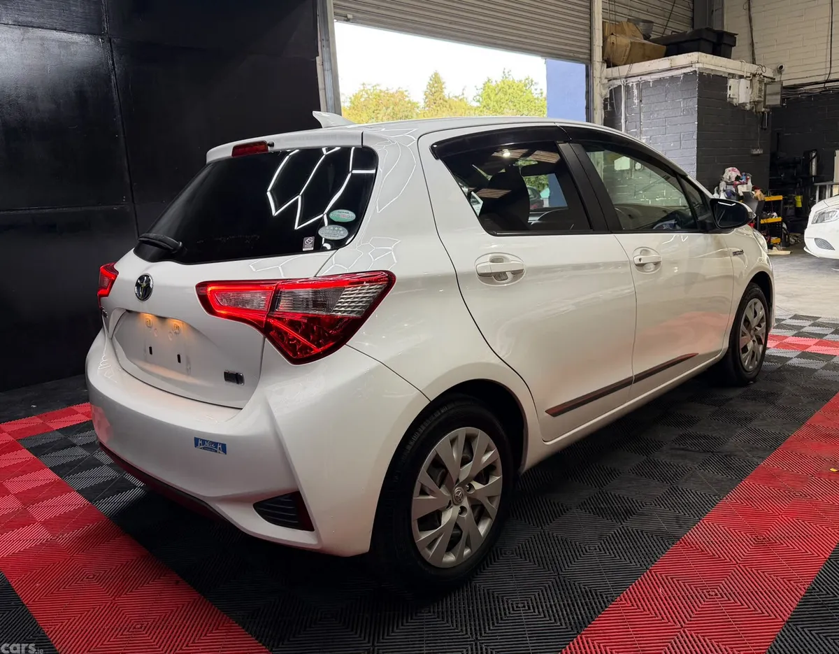 Toyota Vitz Hatchback, Petrol Hybrid, 2017, White