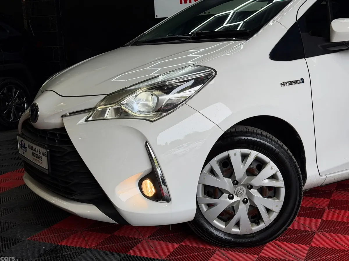 Toyota Vitz Hatchback, Petrol Hybrid, 2017, White