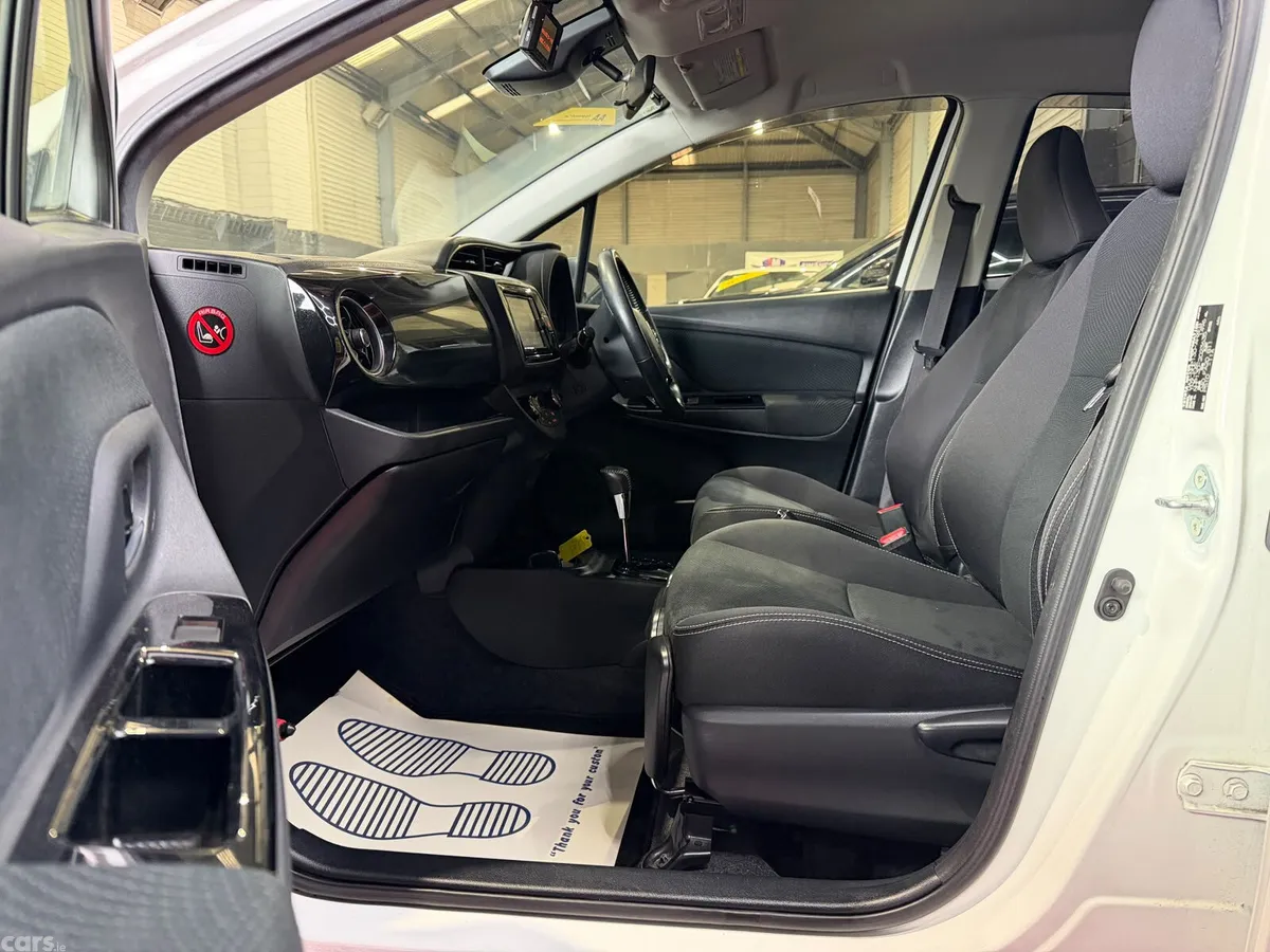 Toyota Vitz Hatchback, Petrol Hybrid, 2017, White