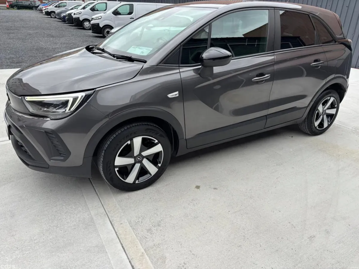 Opel Crossland SUV, Diesel, 2023, Grey
