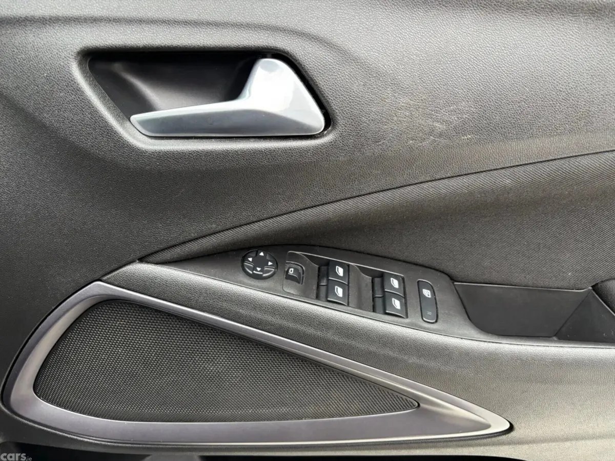Opel Crossland SUV, Diesel, 2023, Grey