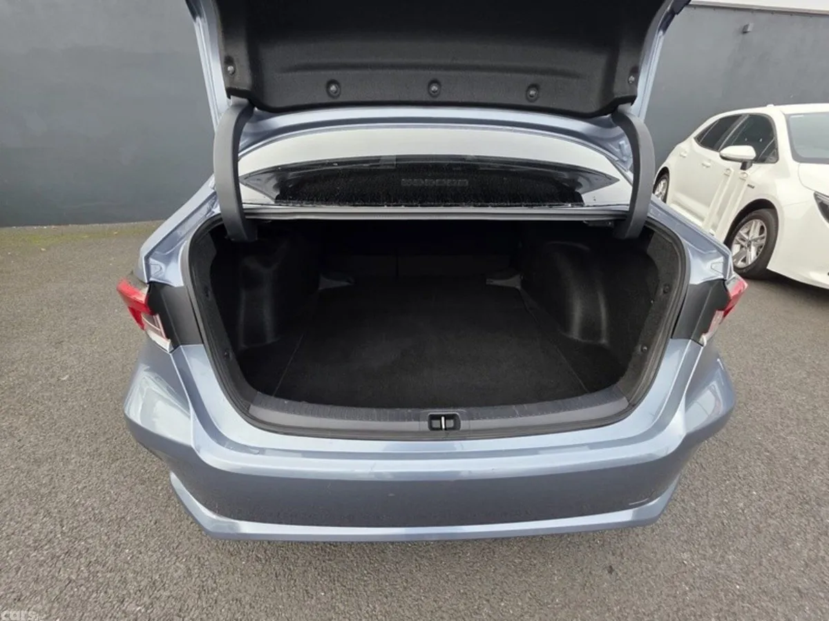 Toyota Corolla Saloon, Petrol Hybrid, 2020, Grey