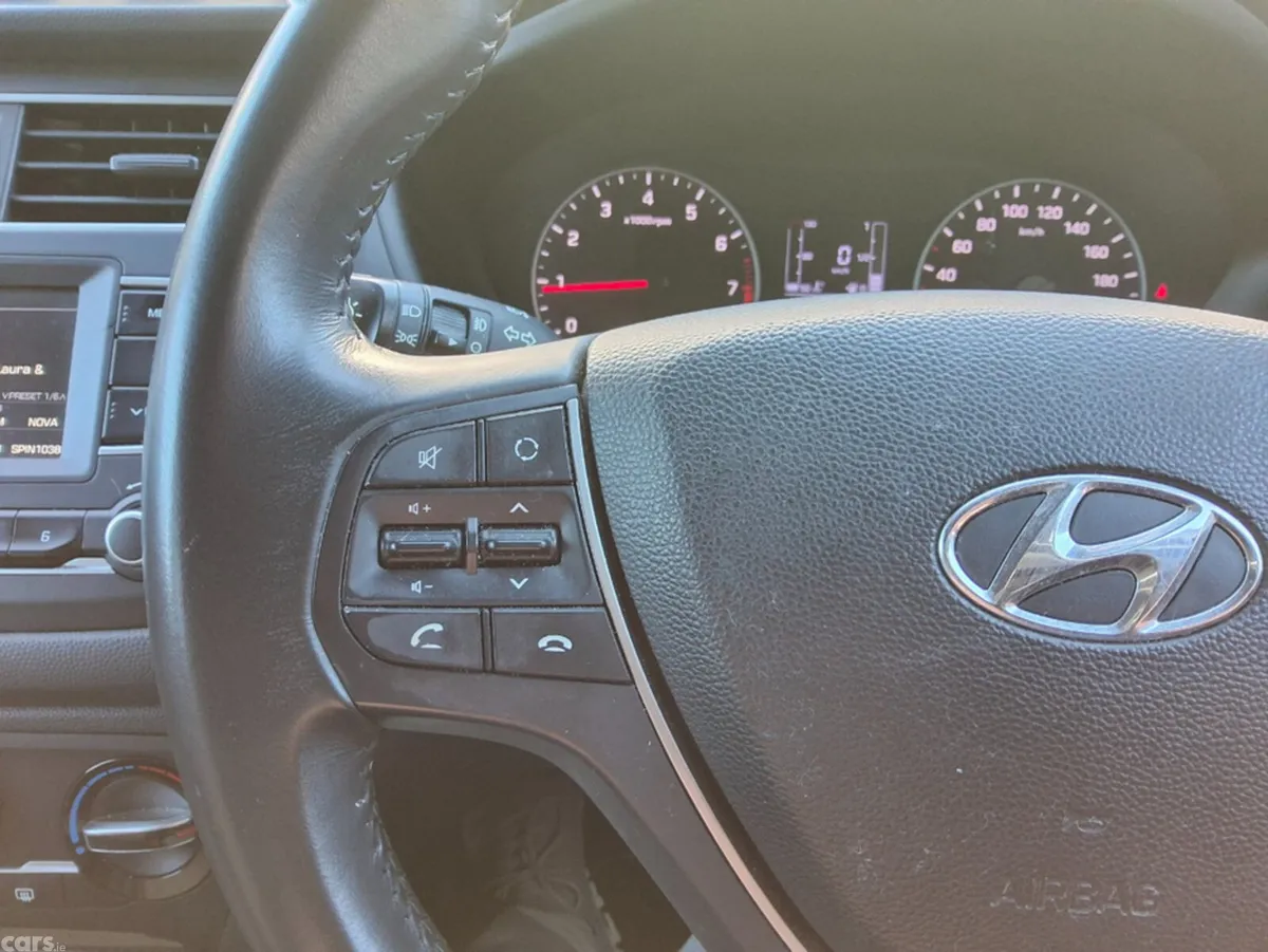 Hyundai i20 Hatchback, Petrol, 2019, Red