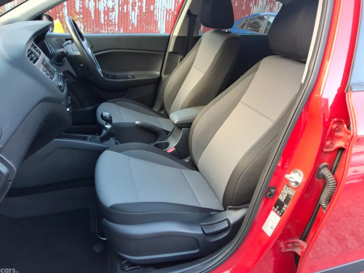 Hyundai i20 Hatchback, Petrol, 2019, Red
