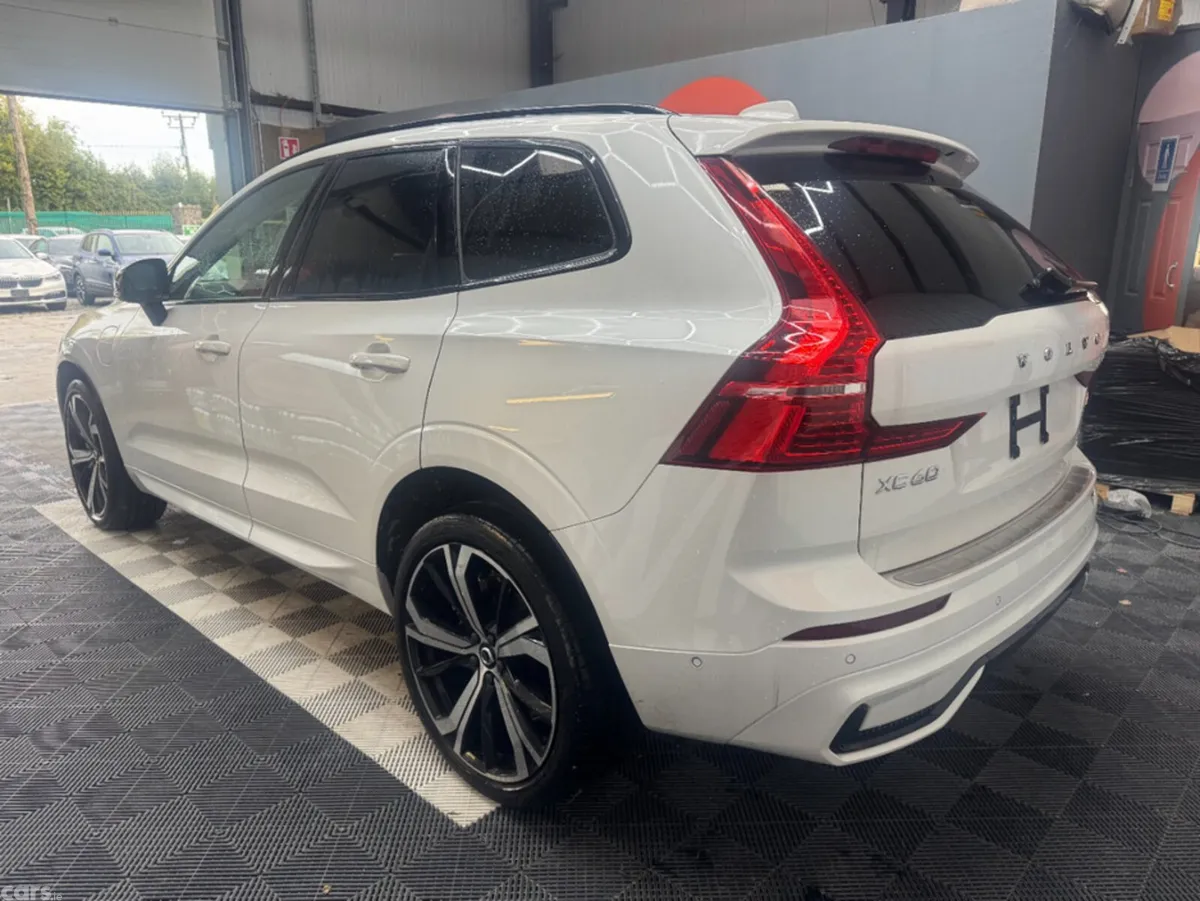 Volvo XC60 SUV, Petrol Plug-in Hybrid, 2024, White