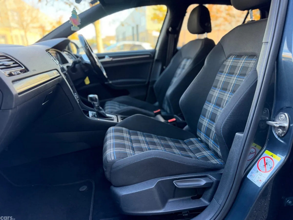 Volkswagen Golf Hatchback, Petrol Plug-in Hybrid, 2020, Blue