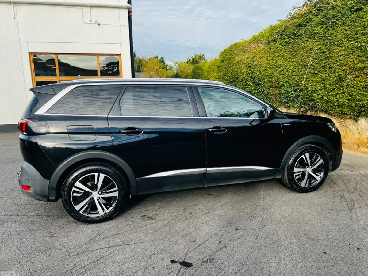 Peugeot 5008 MPV, Diesel, 2019, Black