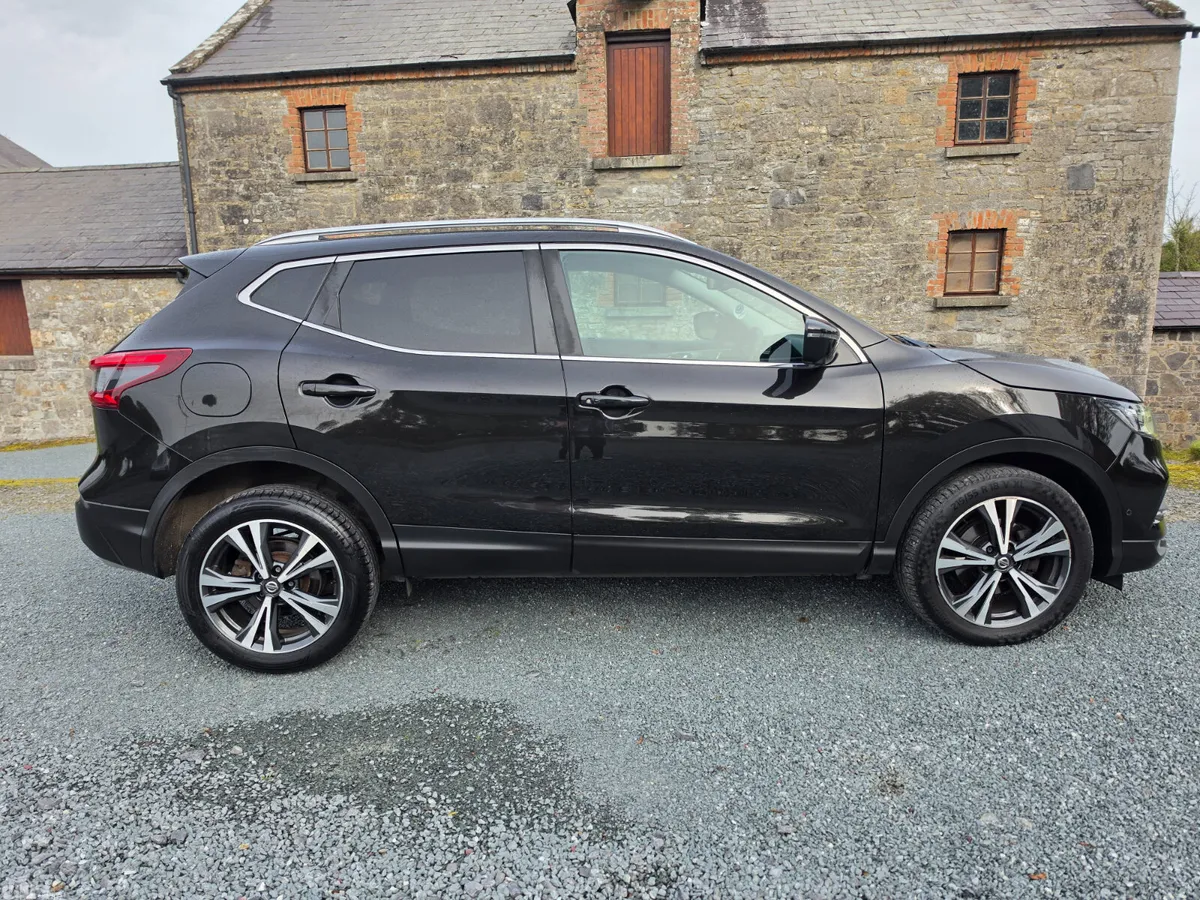 Nissan Qashqai Hatchback, Diesel, 2019, Black