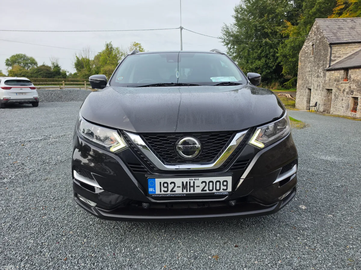 Nissan Qashqai Hatchback, Diesel, 2019, Black