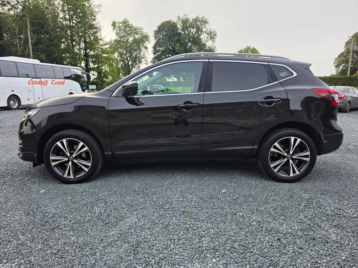 Nissan Qashqai Hatchback, Diesel, 2019, Black