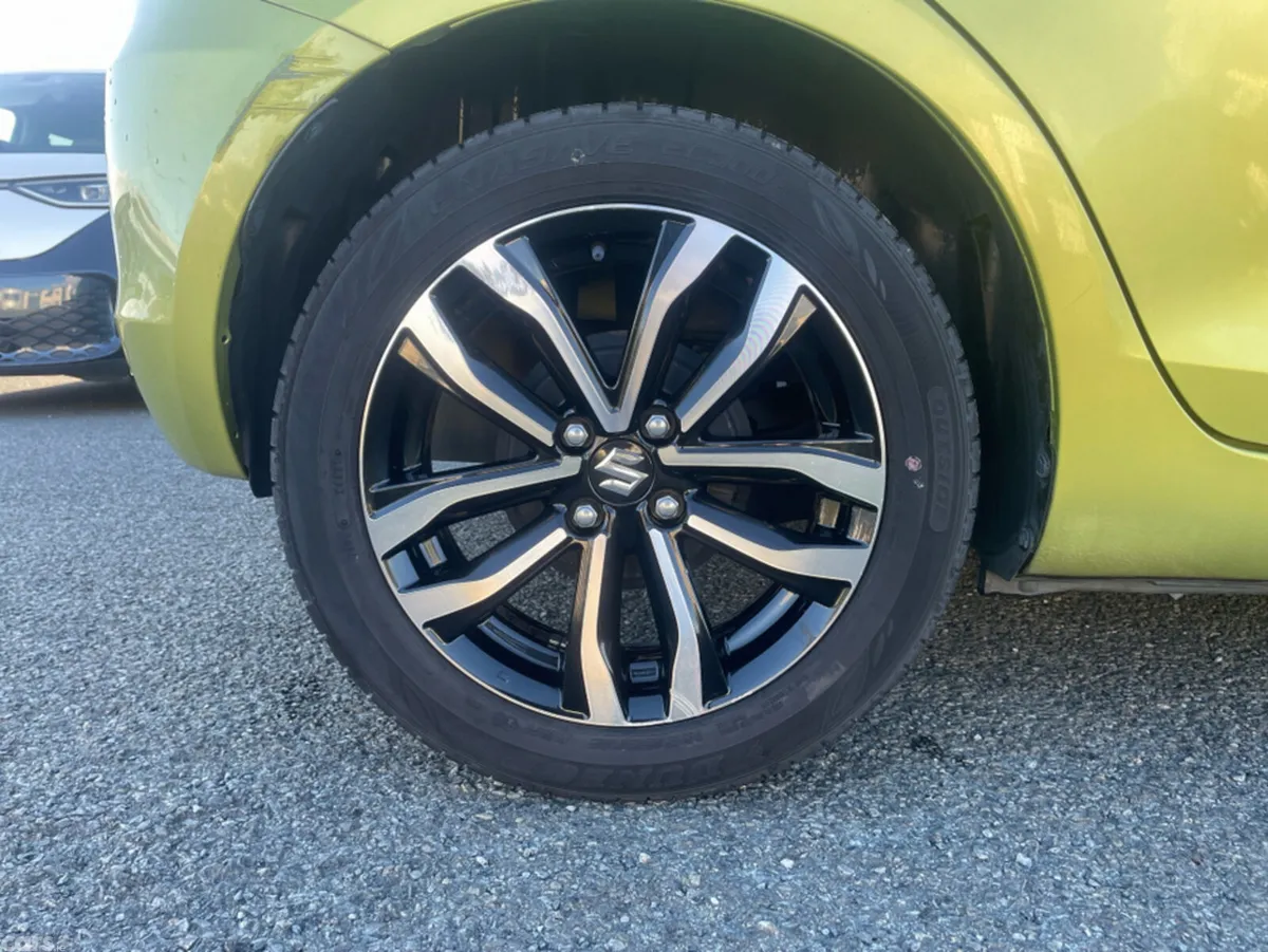 Suzuki Swift Hatchback, Petrol, 2015, Green