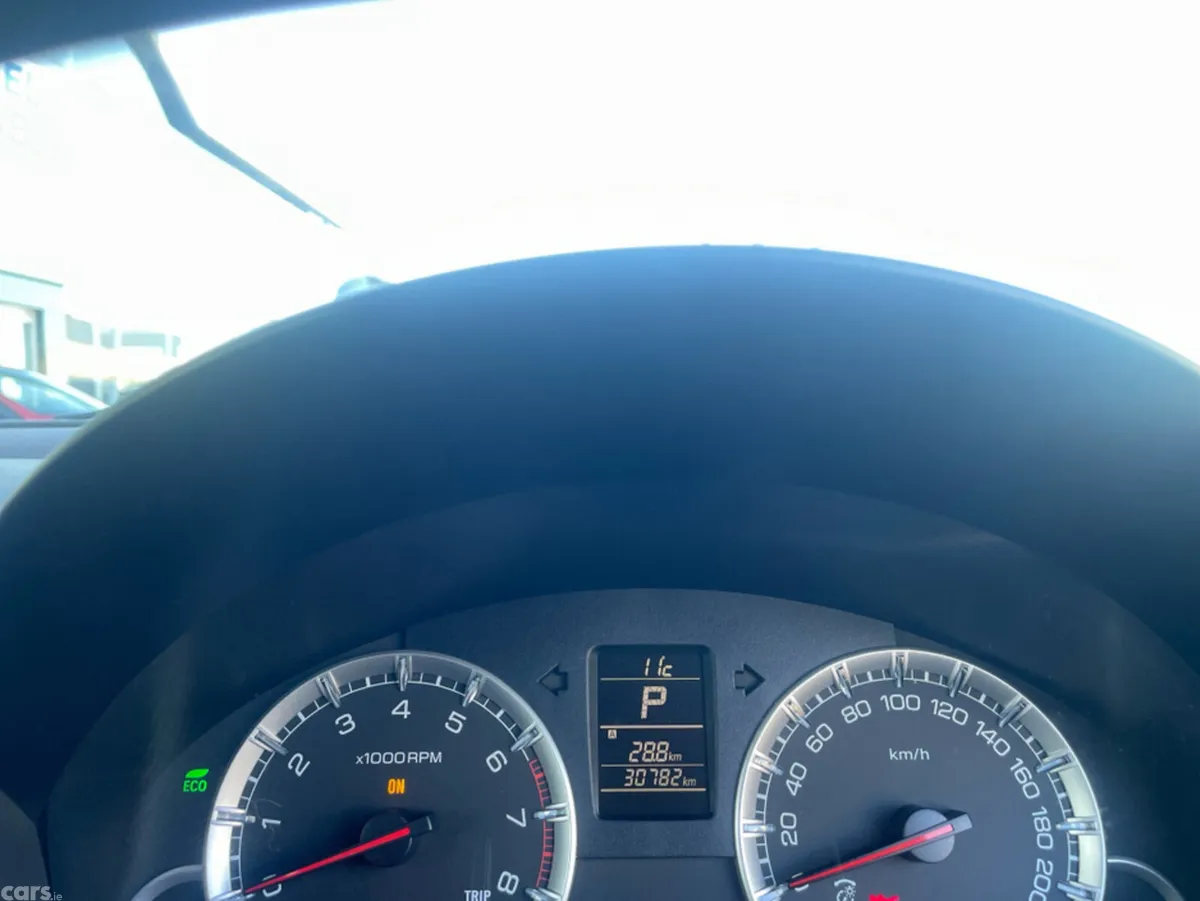 Suzuki Swift Hatchback, Petrol, 2015, Green