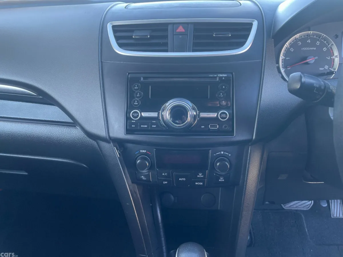 Suzuki Swift Hatchback, Petrol, 2015, Green