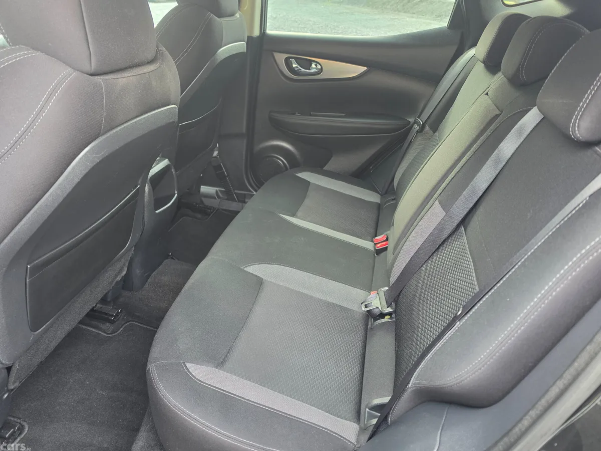 Nissan Qashqai Hatchback, Diesel, 2019, Black