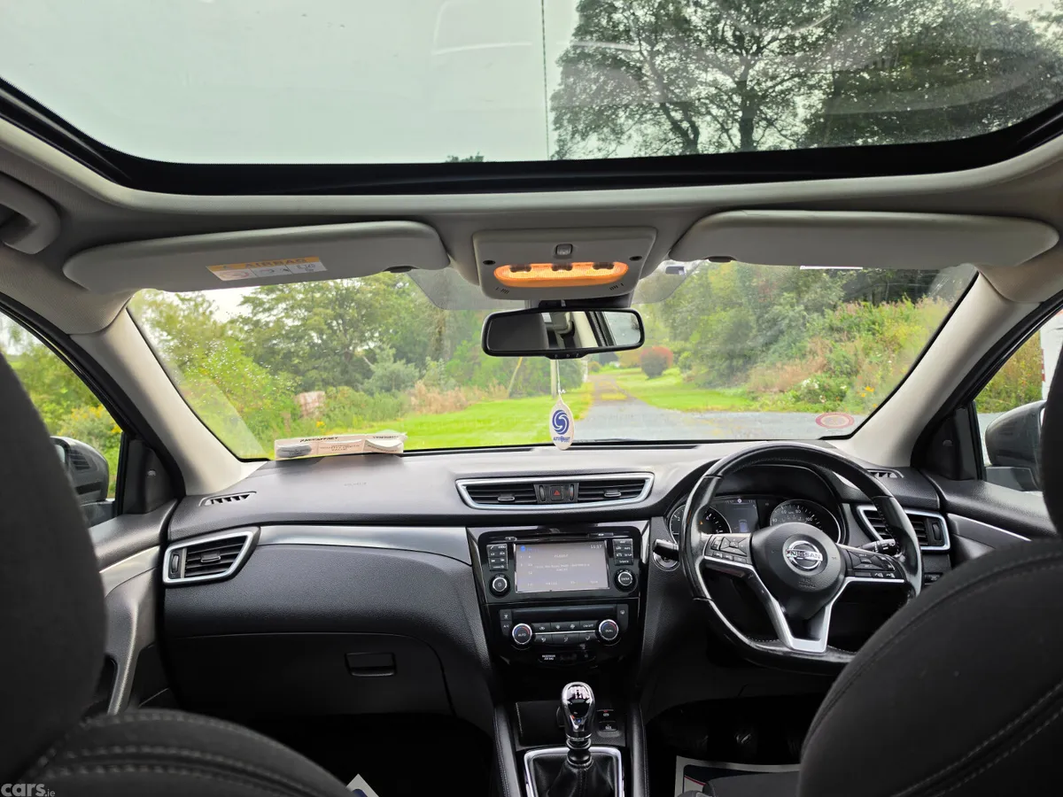 Nissan Qashqai Hatchback, Diesel, 2019, Black
