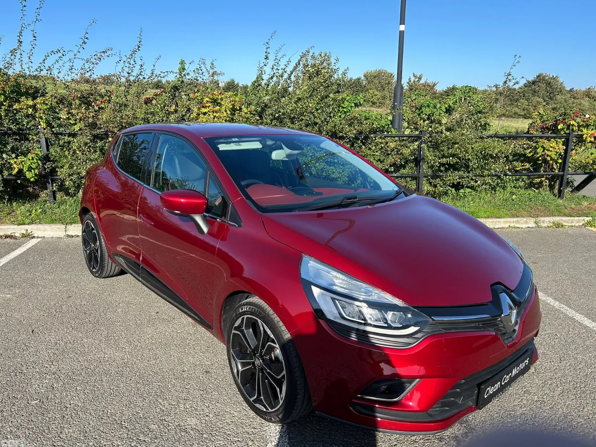 Renault Clio Hatchback, Petrol, 2017, Red