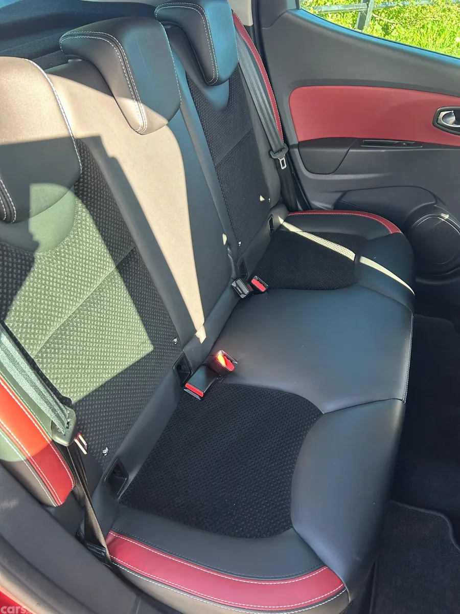 Renault Clio Hatchback, Petrol, 2017, Red