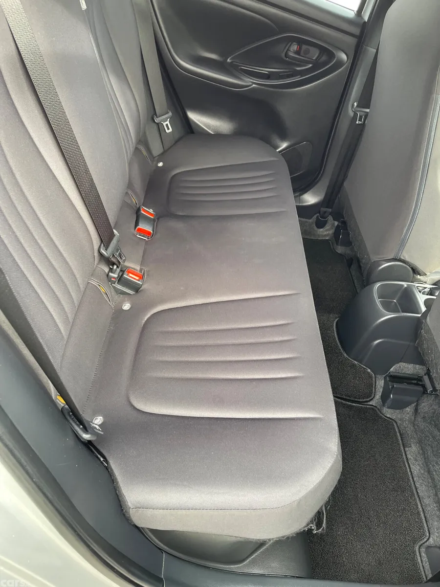 Toyota Yaris Hatchback, Petrol Hybrid, 2021, Silver
