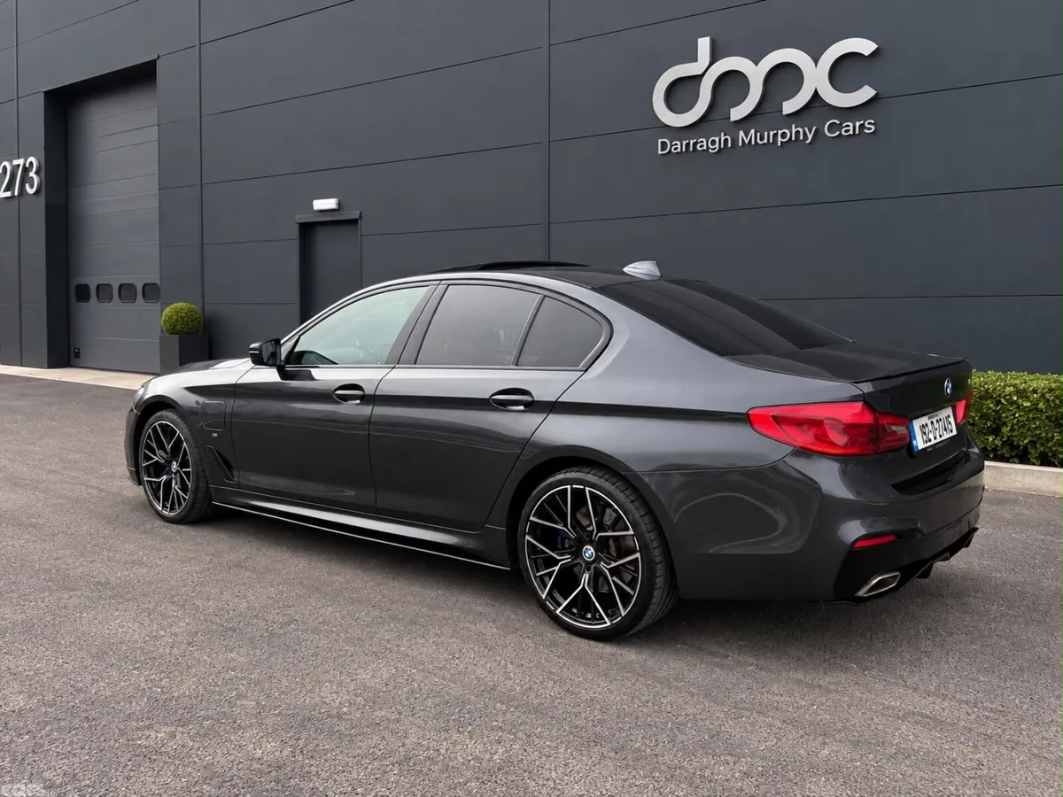 BMW 5-Series Saloon, Petrol Hybrid, 2019, Grey