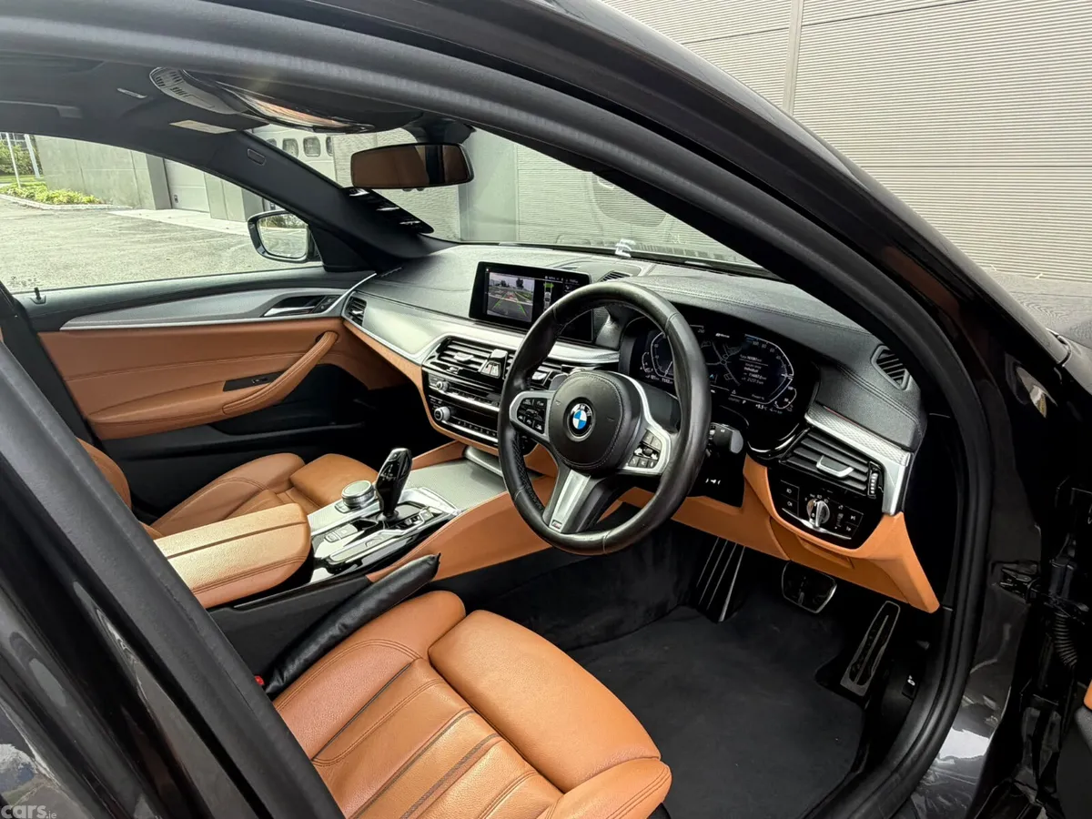 BMW 5-Series Saloon, Petrol Hybrid, 2019, Grey