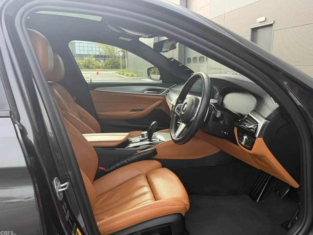 BMW 5-Series Saloon, Petrol Hybrid, 2019, Grey