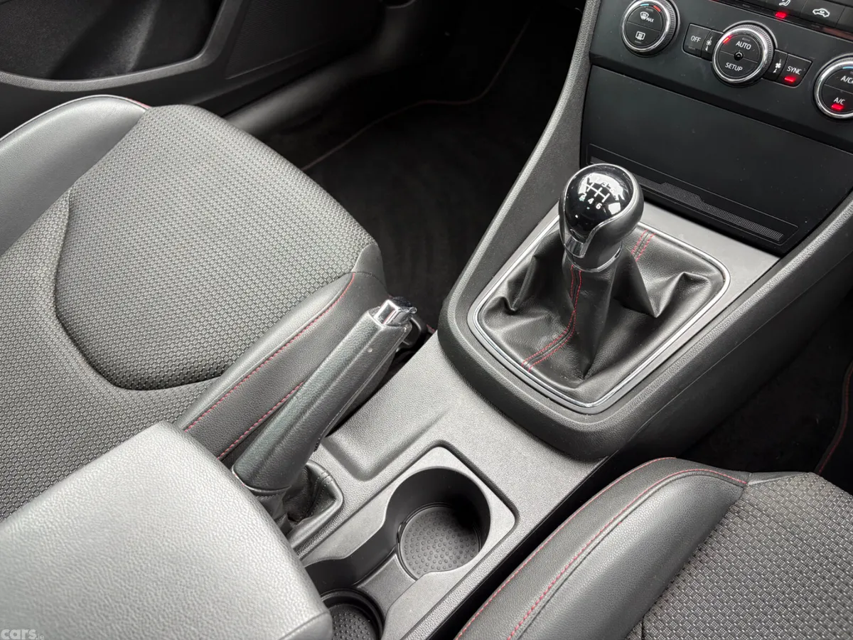 SEAT Leon Estate, Diesel, 2015, Red