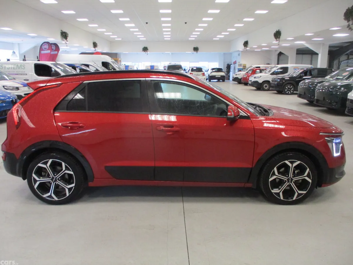 Kia Niro SUV, Petrol Plug-in Hybrid, 2023, Red