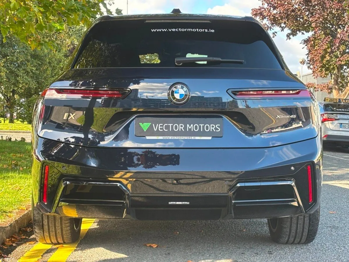 BMW iX SUV, Electric, 2026, Black