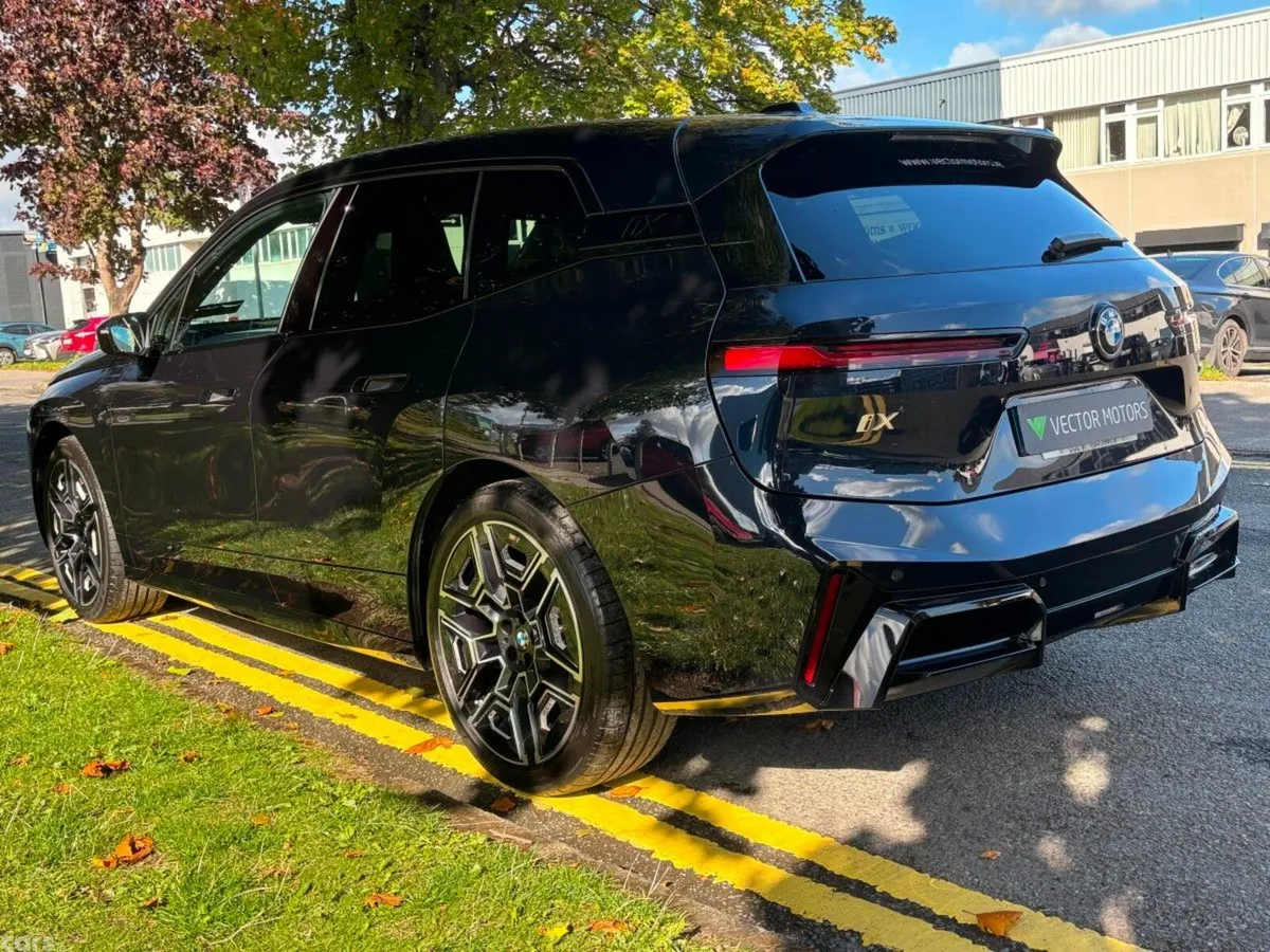 BMW iX SUV, Electric, 2026, Black