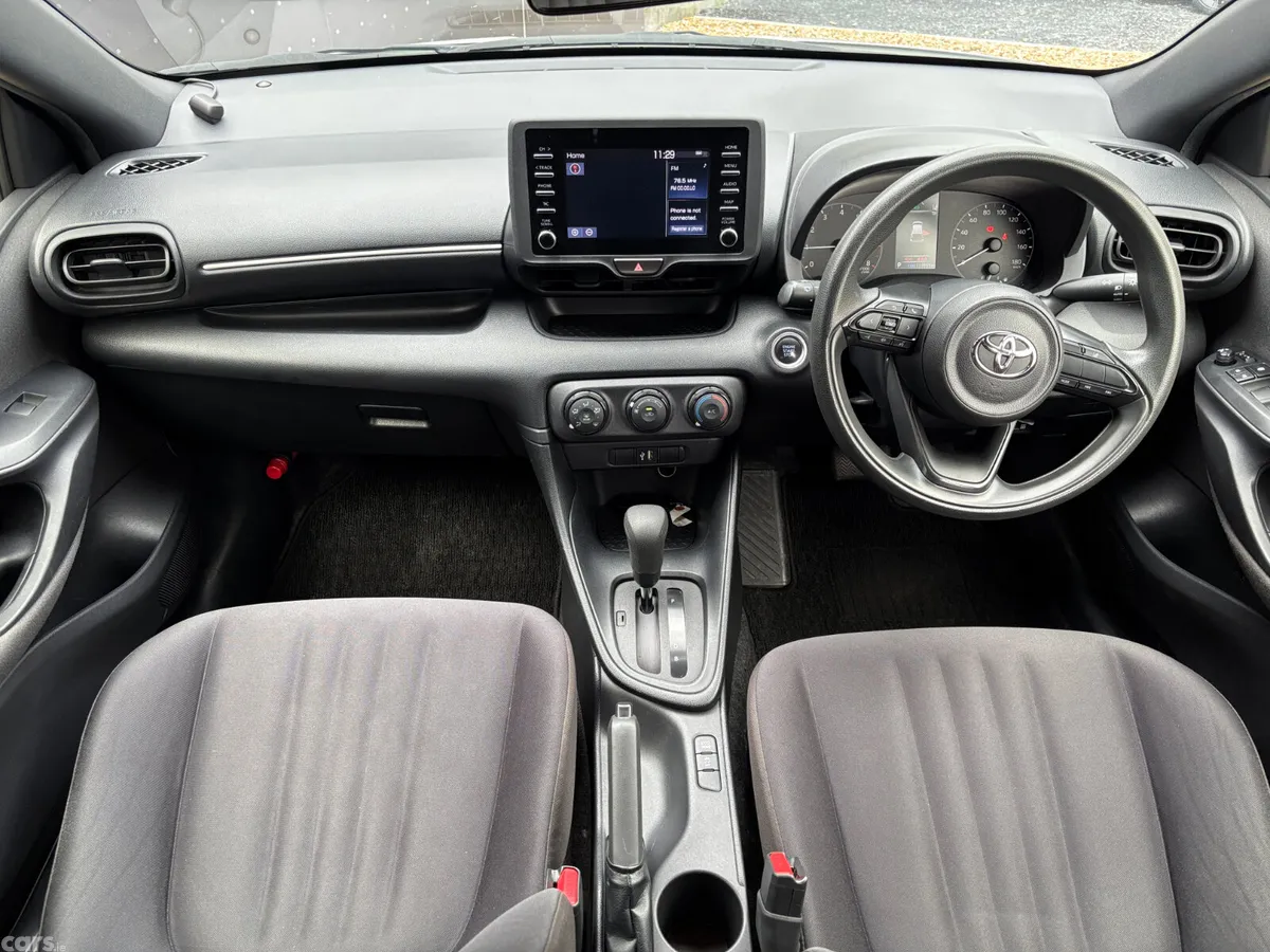 Toyota Yaris Hatchback, Petrol, 2021, White
