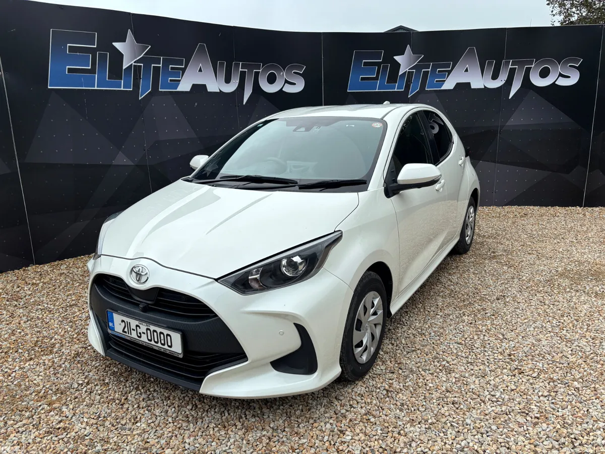 Toyota Yaris Hatchback, Petrol, 2021, White