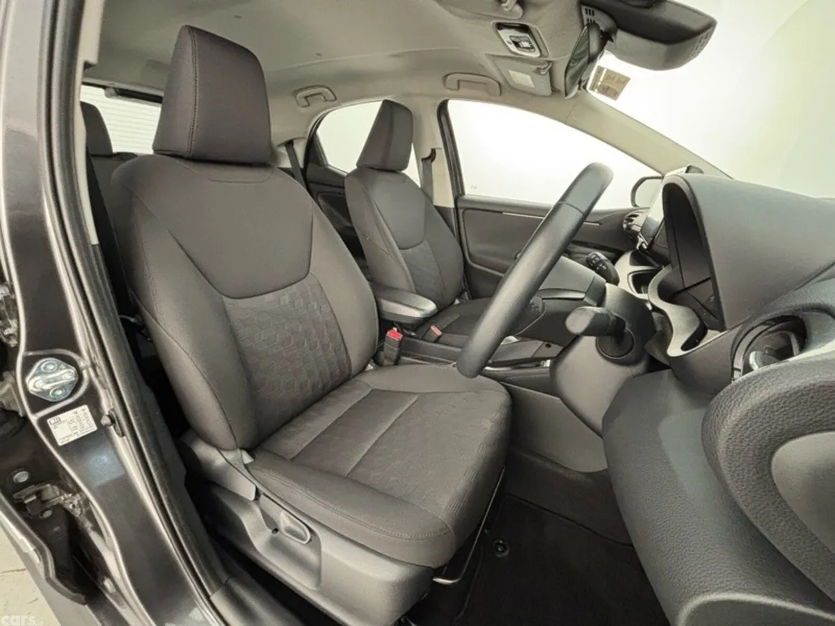 Toyota Yaris Hatchback, Petrol Hybrid, 2025, Grey