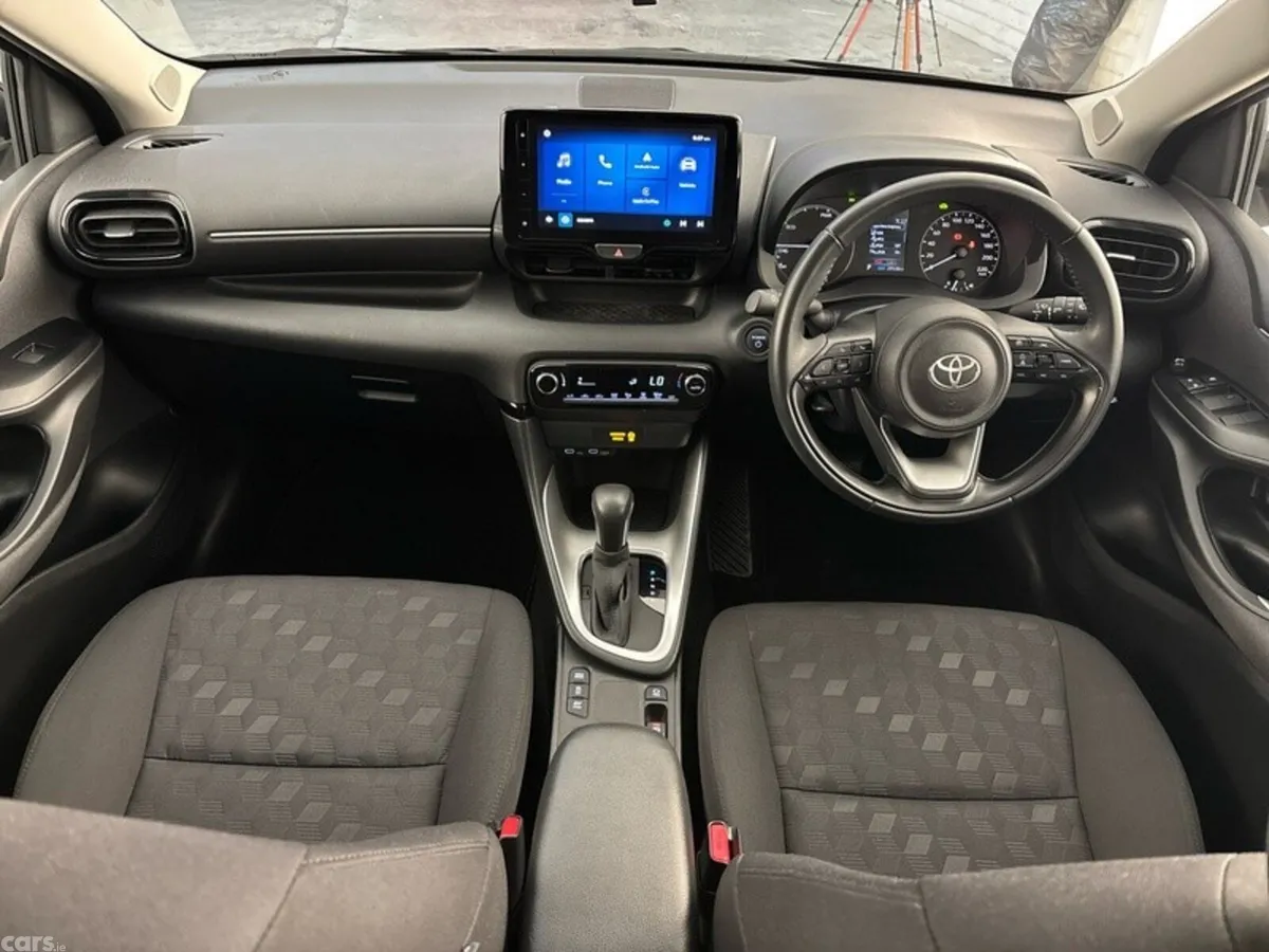 Toyota Yaris Hatchback, Petrol Hybrid, 2025, Grey