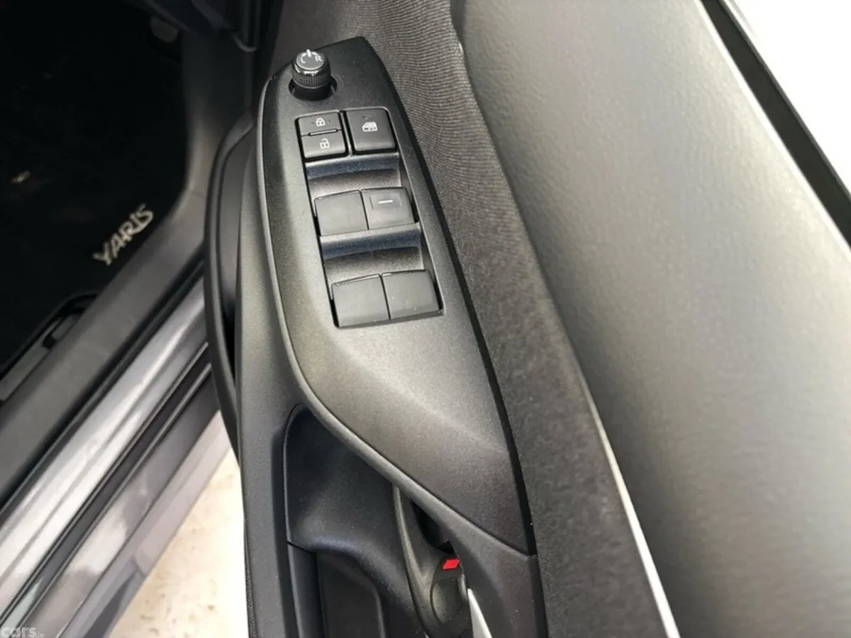 Toyota Yaris Hatchback, Petrol Hybrid, 2025, Grey