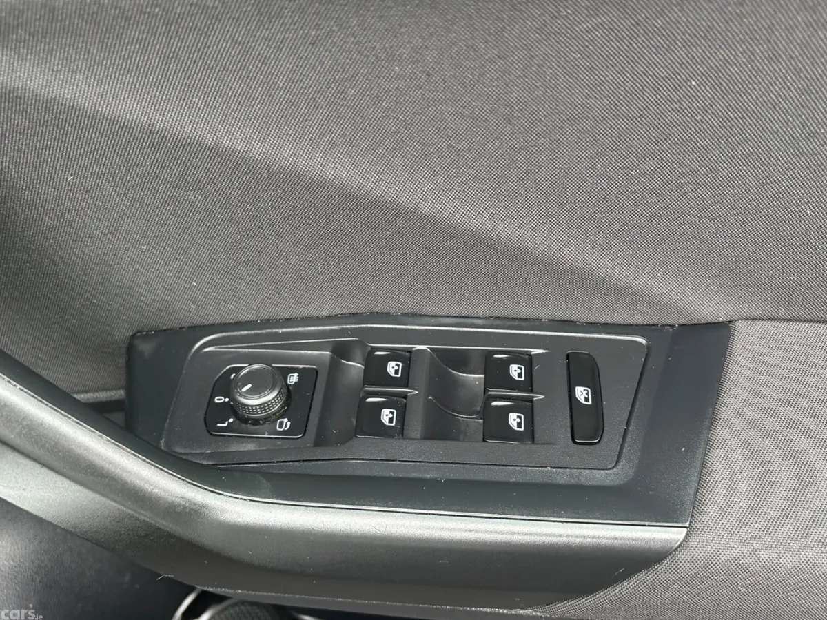 Volkswagen T-Roc SUV, Diesel, 2022, White