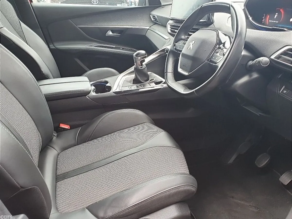 Peugeot 3008 SUV, Diesel, 2021, Red