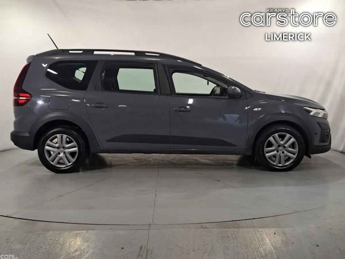 Dacia Jogger MPV, Petrol, 2023, Grey