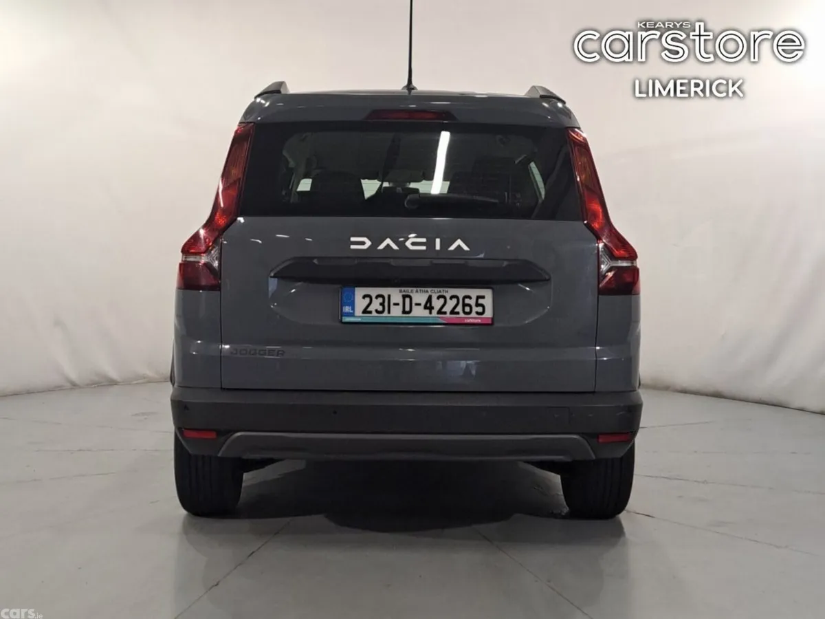 Dacia Jogger MPV, Petrol, 2023, Grey