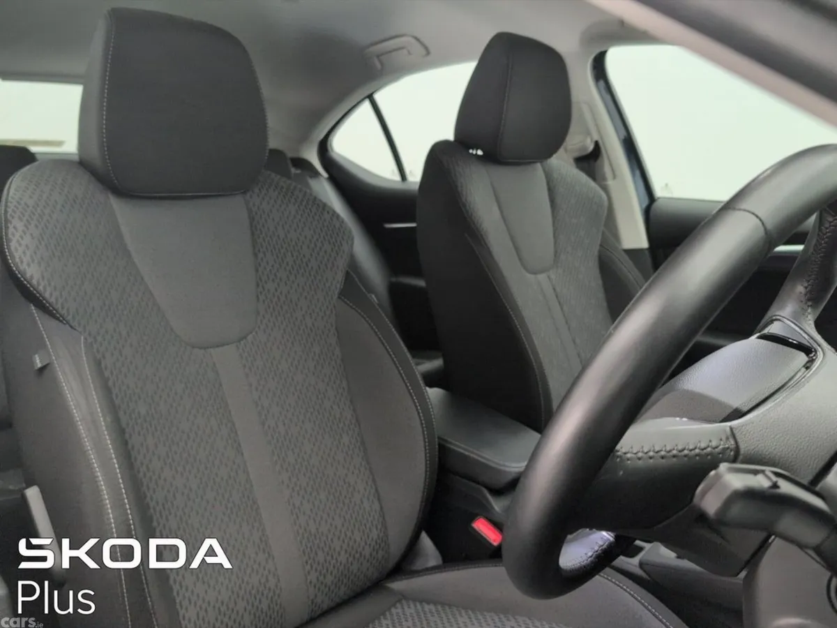 Skoda Octavia Saloon, Diesel, 2023, Blue