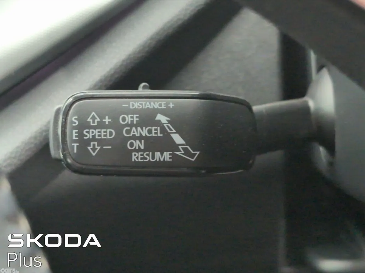 Skoda Octavia Saloon, Diesel, 2023, Blue