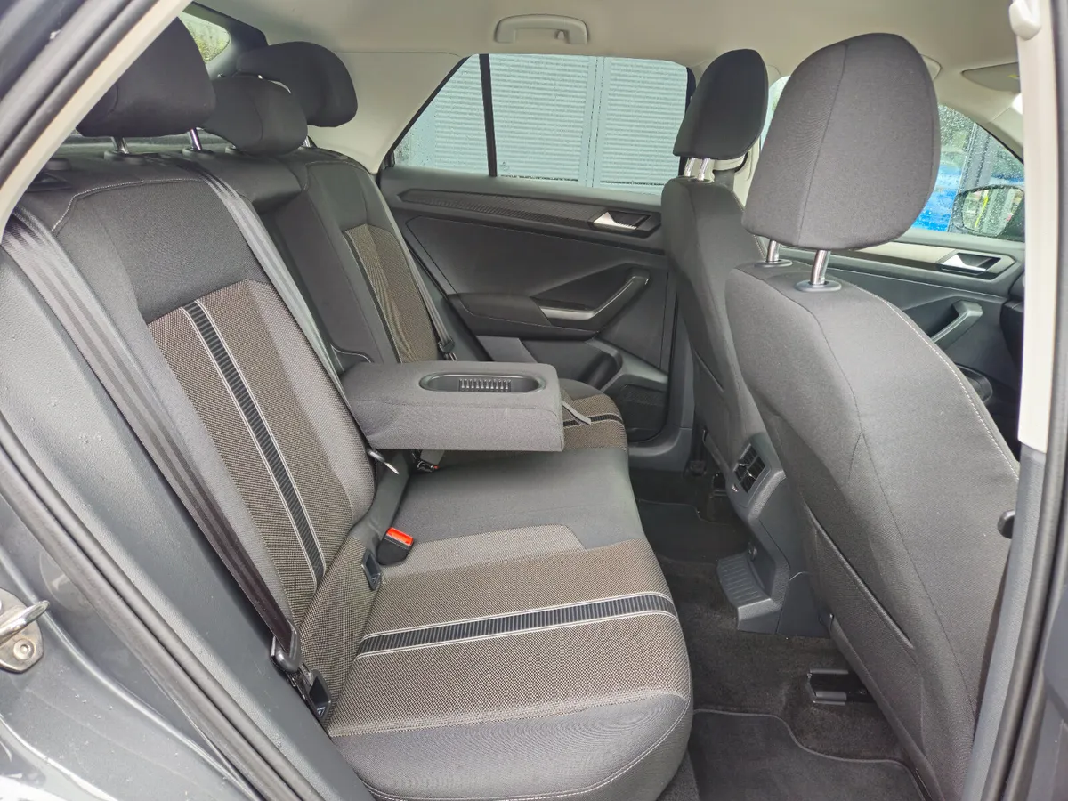 Volkswagen T-Roc SUV, Diesel, 2019, Grey