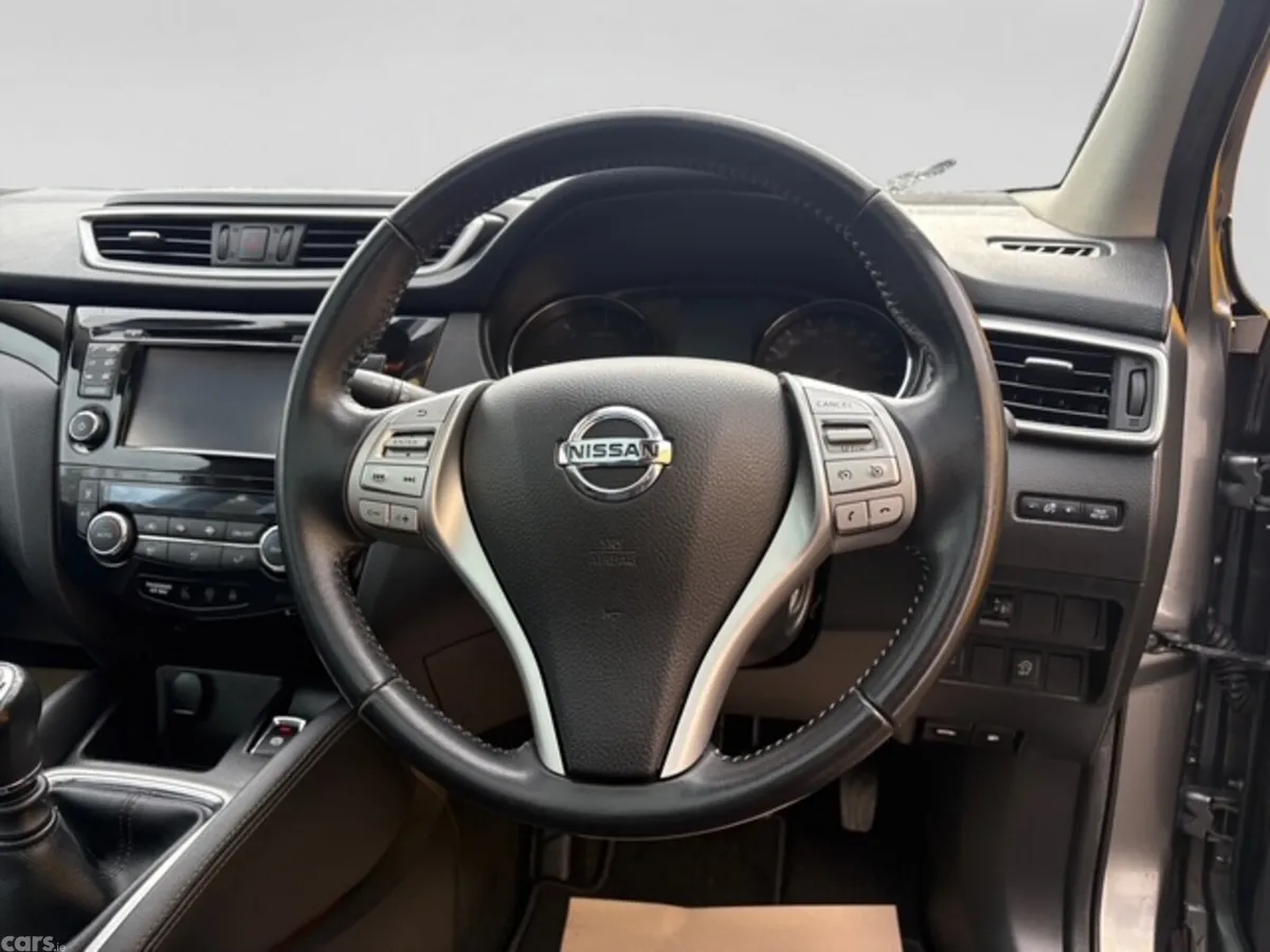 Nissan Qashqai SUV, Diesel, 2017, Grey
