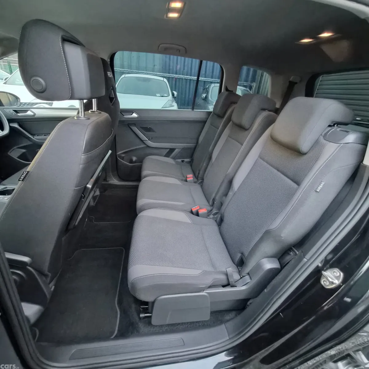 Volkswagen Touran MPV, Petrol, 2016, Black