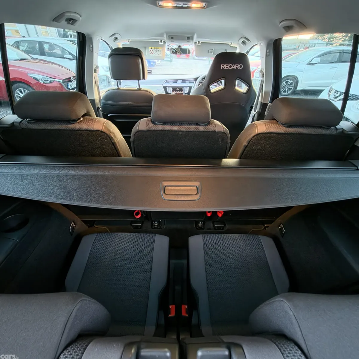 Volkswagen Touran MPV, Petrol, 2016, Black