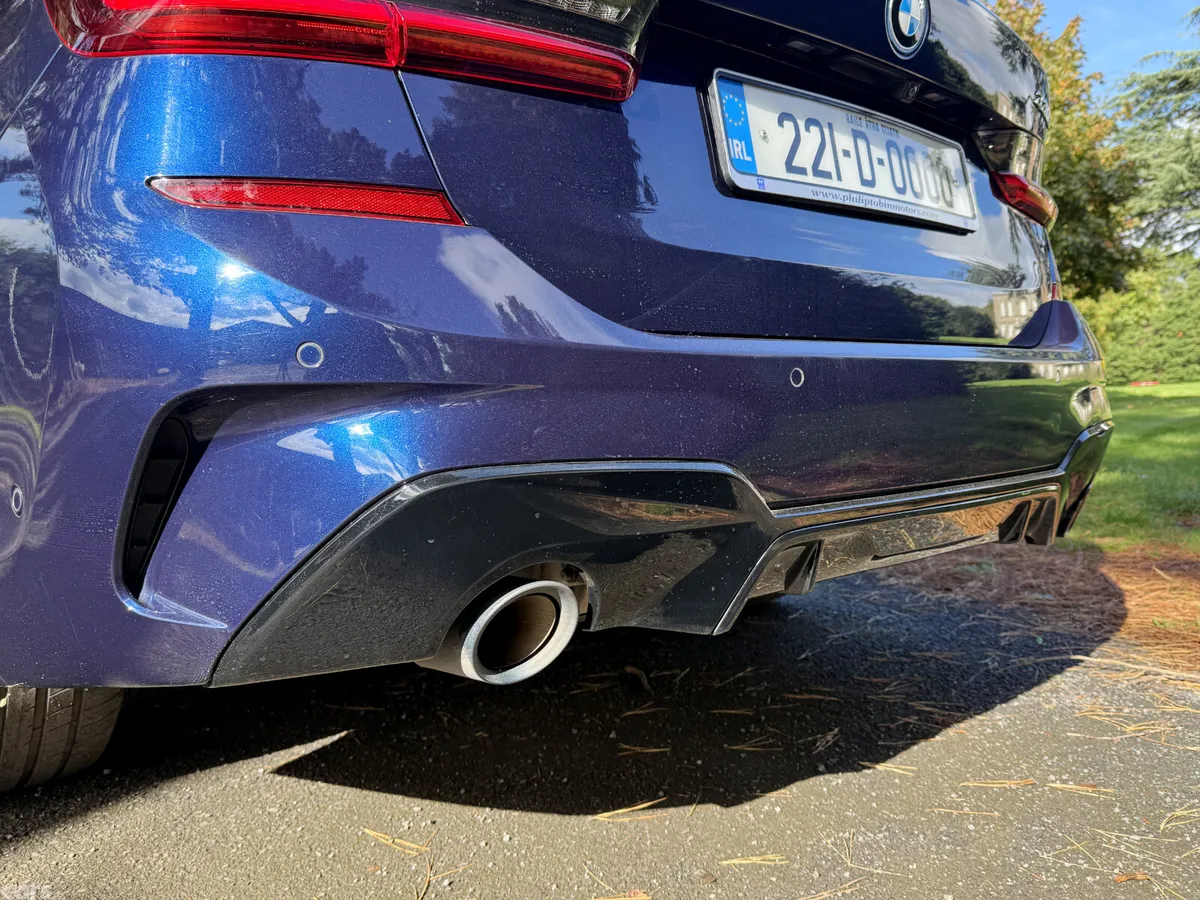 BMW 3-Series Estate, Petrol Plug-in Hybrid, 2022, Blue