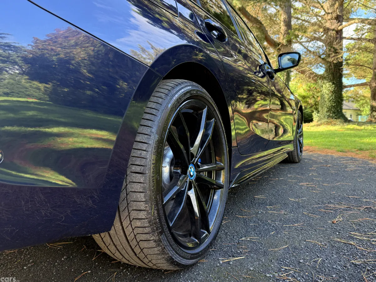 BMW 3-Series Estate, Petrol Plug-in Hybrid, 2022, Blue