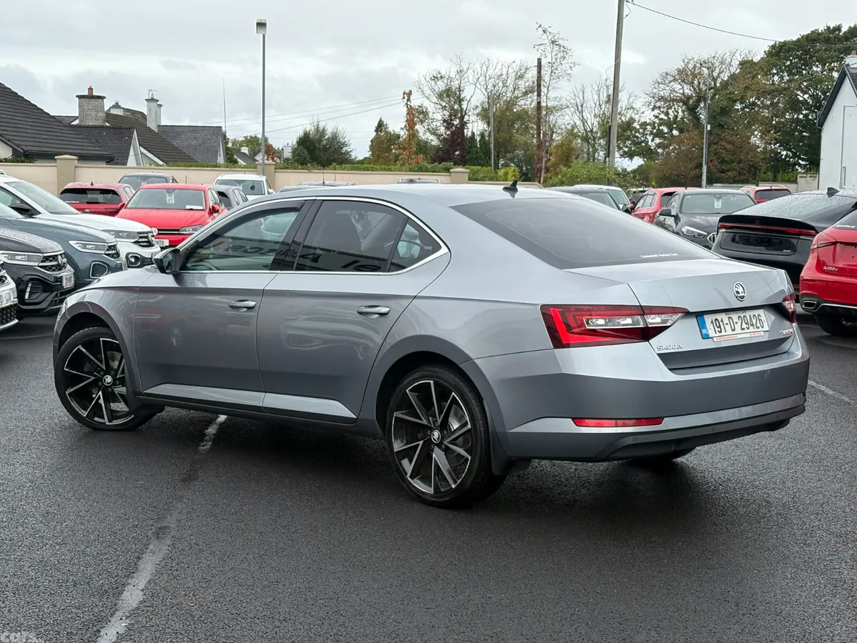 Skoda Superb Saloon, Diesel, 2019, Grey