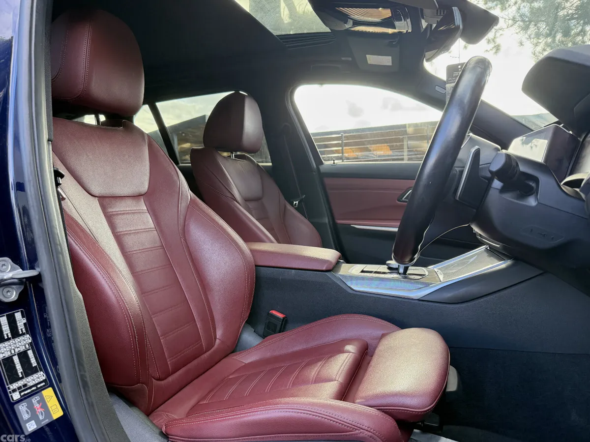 BMW 3-Series Estate, Petrol Plug-in Hybrid, 2022, Blue